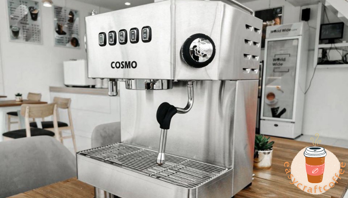 เครื่องชงกาแฟ COSMO SKU-05083 เป็นอีกหนึ่งอุปกรณ์ที่ช่วยตอบโจทย์สำหรับร้านกาแฟที่มีขนาดเล็กตัวเครื่องทำมาจากวัสดุที่เป็นสแตนเลส สตีล