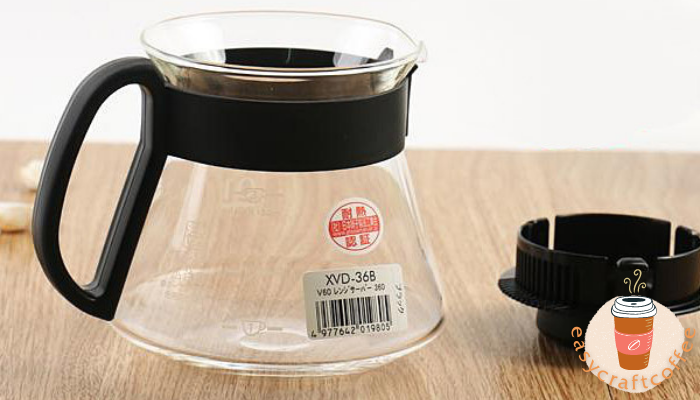 เหยือกดริปกาแฟ Hario V60 อุปกรณ์สำหรับการดริปกาแฟ มีให้เลือกหลากหลายได้ตามต้องการ ไม่ว่าจะเรื่องของขนาดบรรจุการออกแบบดีไซน์แก้วที่สวยงาม